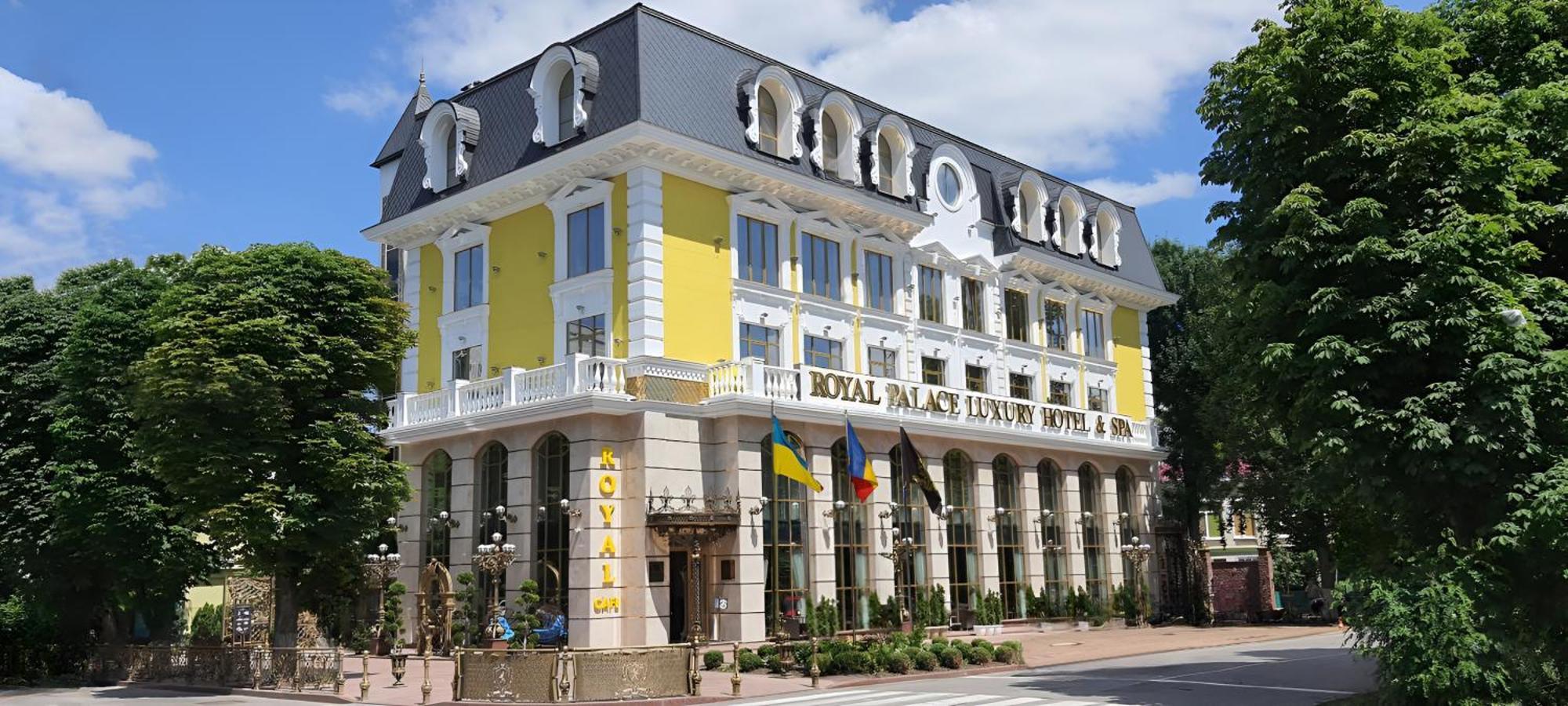 Royal Palace Luxury Hotel And Spa Khmelʼnytsʼkyy Exterior foto