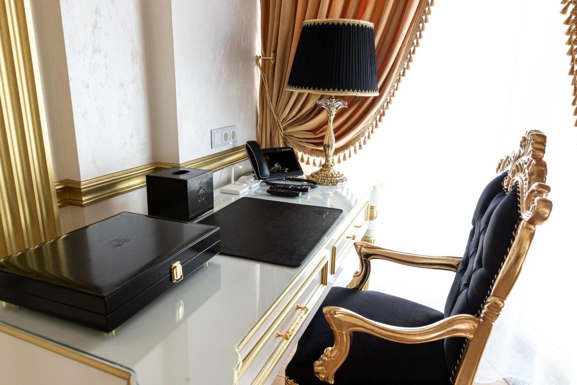 Royal Palace Luxury Hotel And Spa Khmelʼnytsʼkyy Quarto foto